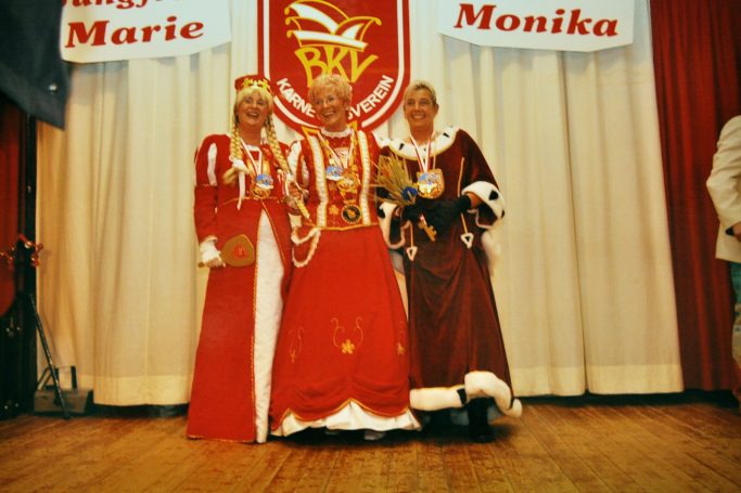 Prinzessin Ingrid I., Jungfrau Marie, Bäuerin Monika